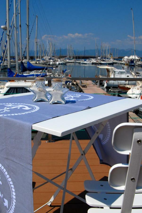 House Boat Luxury Cagliari Hotel Exterior photo